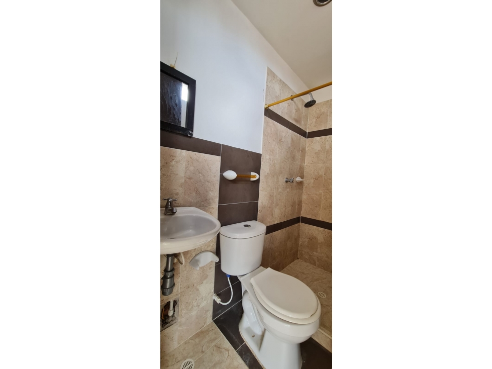 VENDO APARTAMENTO DE OPORTUNIDAD EN CHINACOTA - 6