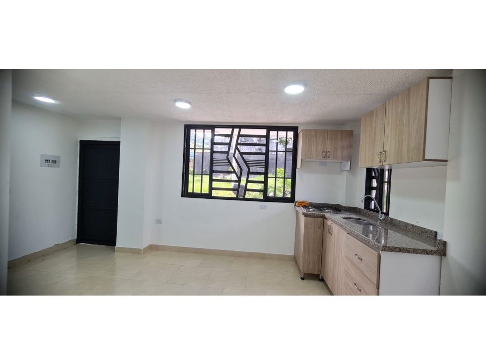 ARRIENDO APARTAMENTO PARA ESTRENAR EN CHINACOTA - 1