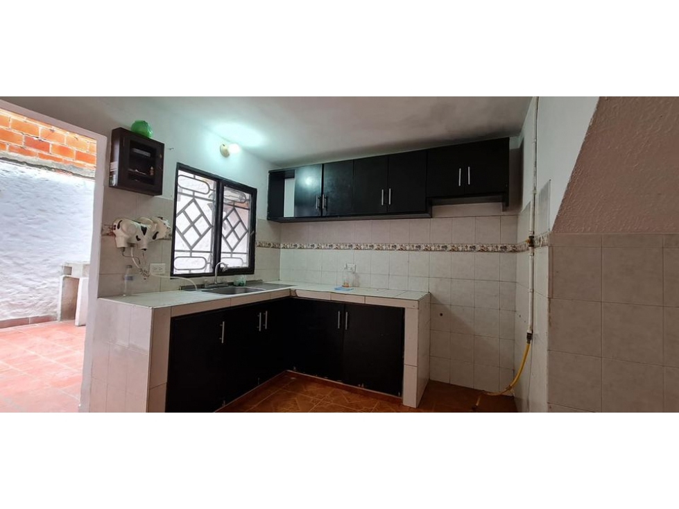 ARRIENDO CASA AMPLIA EN CHINACOTA - 6