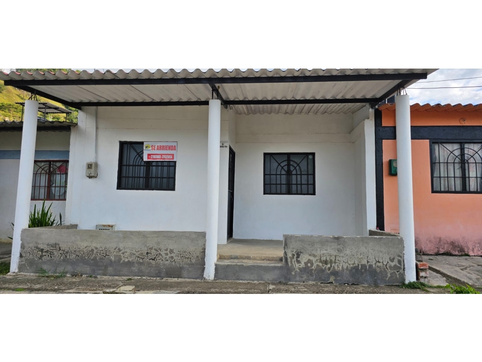 ARRIENDO CASA ECONOMICA EN CHINACOTA - 1
