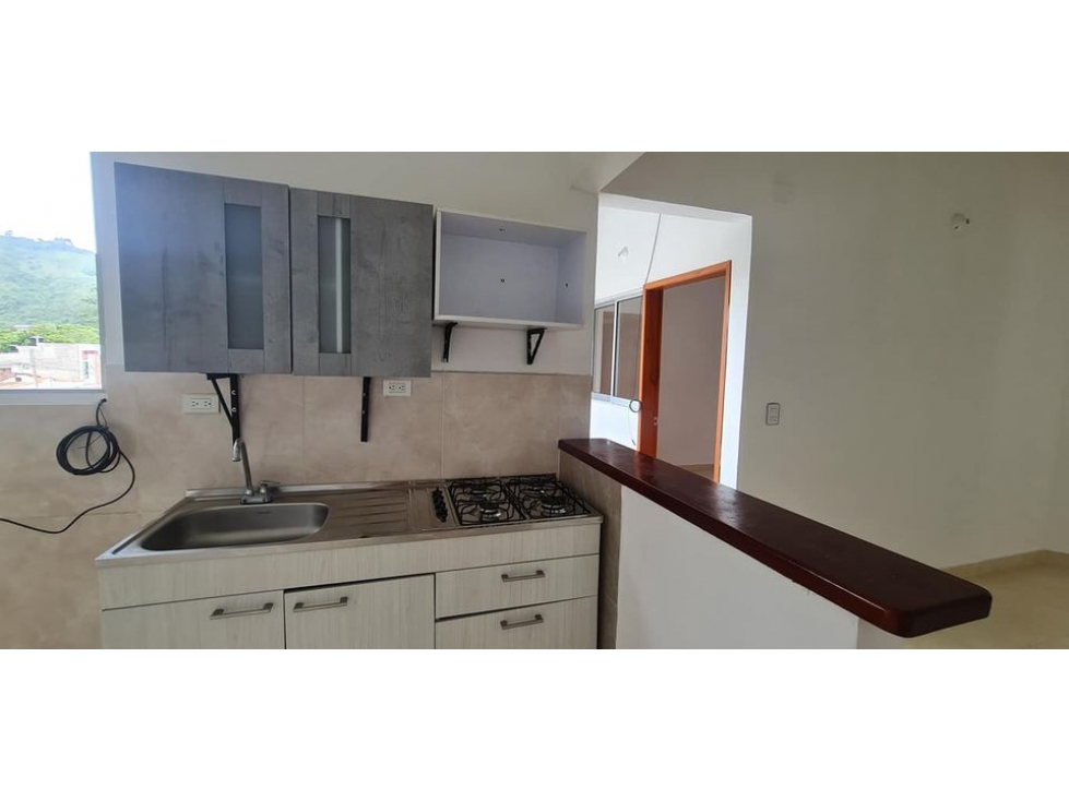 VENDO APARTAMENTO EN CHINACOTA - 2