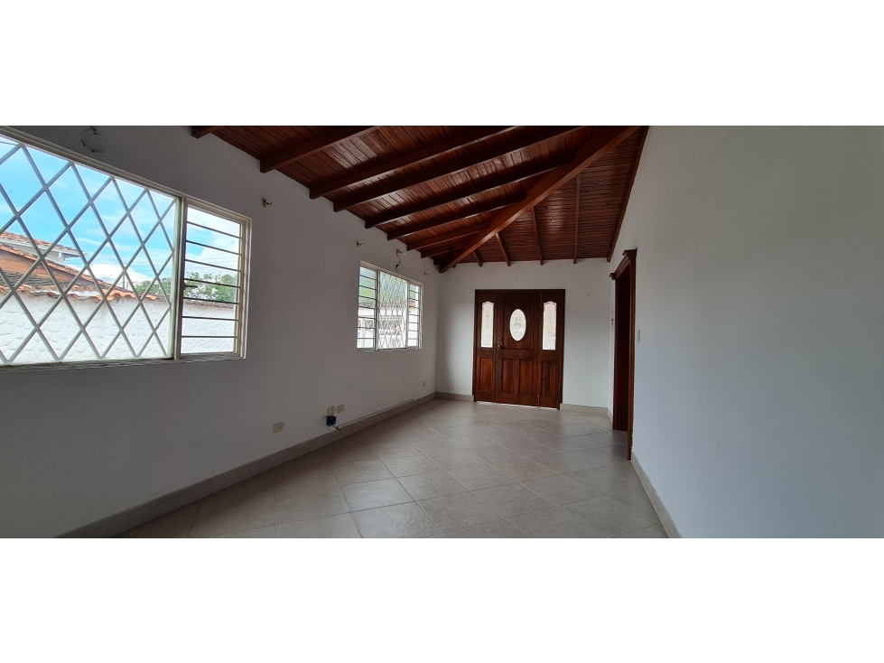 VENDO CASA AMPLIA EN CHINACOTA BARRIO LA CRISANA — foto 2