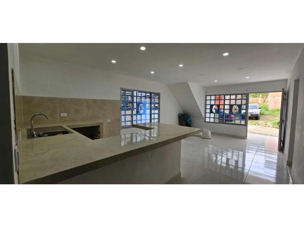 ARRIENDO CASA PARA ESTRENAR EN CHINACOTA