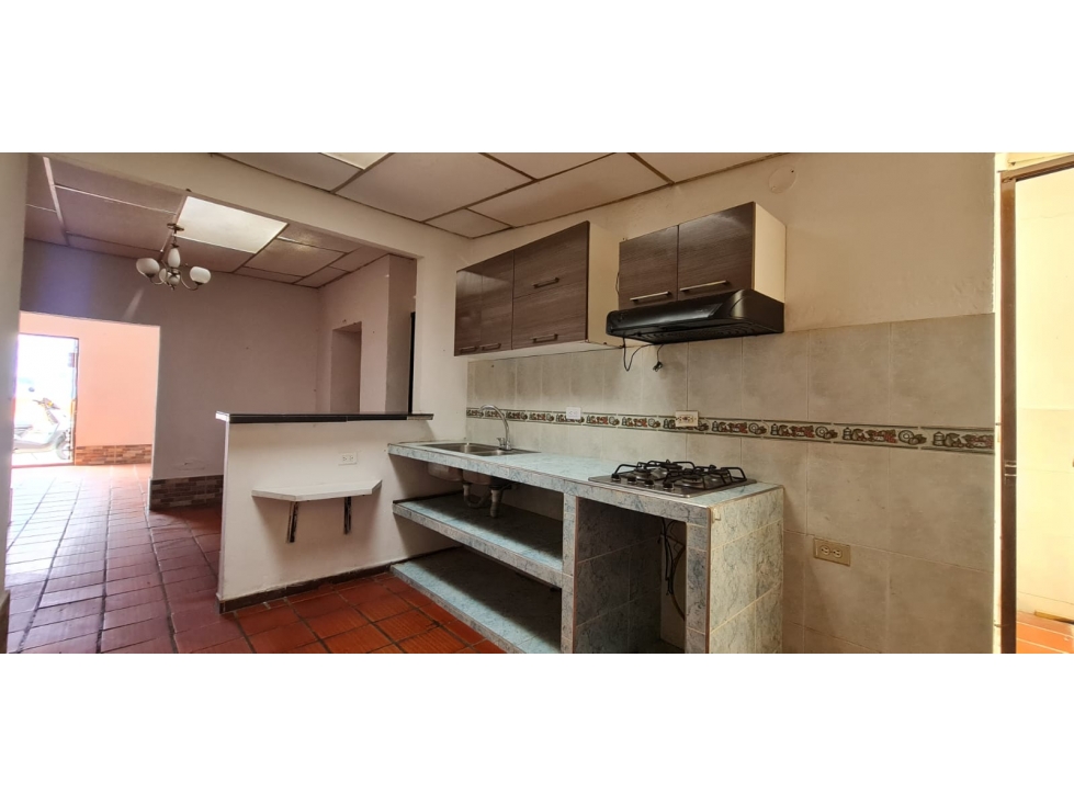 ARRIENDO CASA CENTRAL EN CHINACOTA