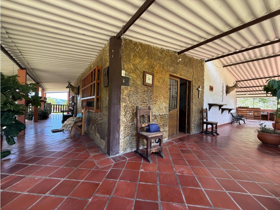 VENDO O PERMUTO CABAÑA AMPLIA EN CHINACOTA — foto 4