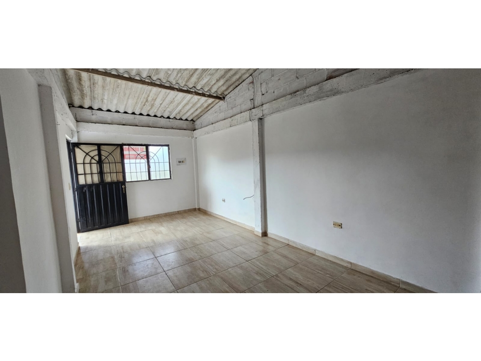 ARRIENDO CASA ECONOMICA EN CHINACOTA - 4