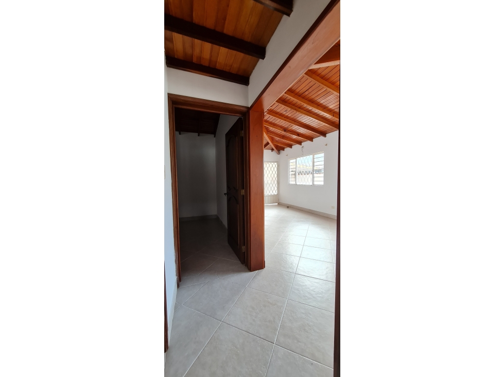 VENDO CASA AMPLIA EN CHINACOTA BARRIO LA CRISANA — foto 3