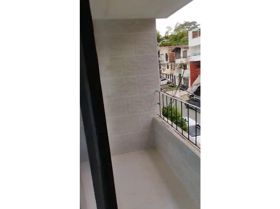 VENDO CASA EN CAMPOVALDES MEDELLÍN DE 70 m² EN TERCER PISO EN ESCALAS — foto 4