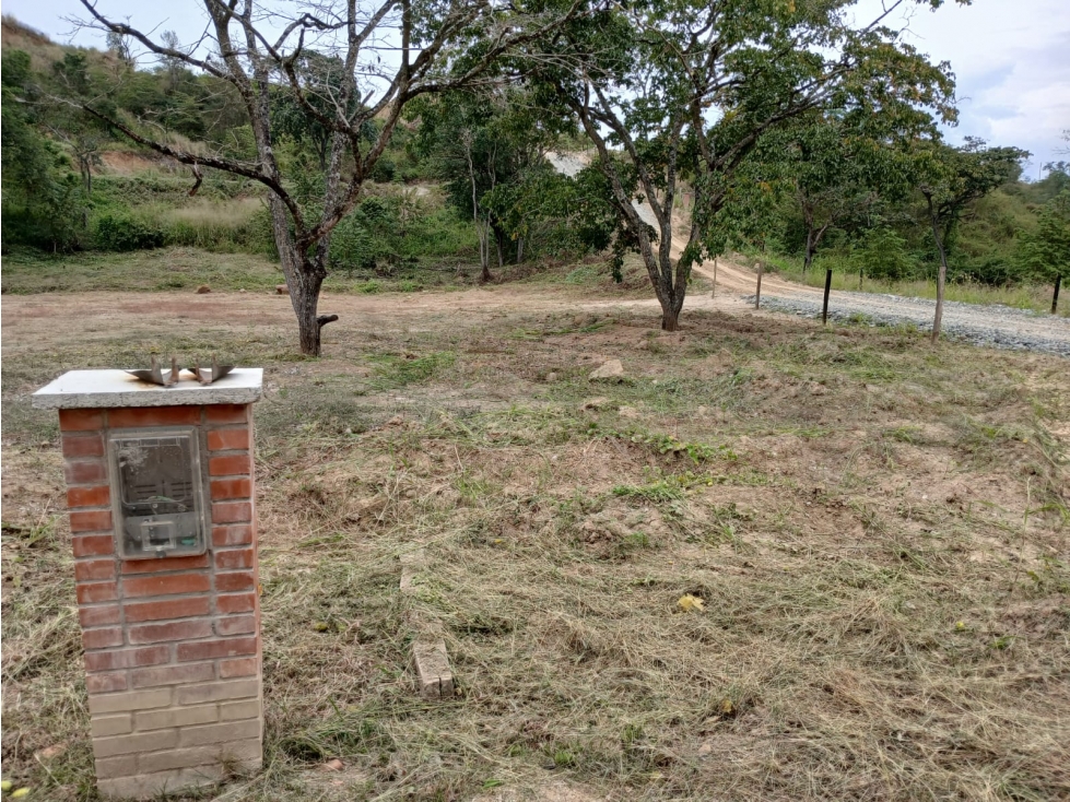 VENDO LOTE ESQUINERO DE 2.867 m² EN LA PARCELACIÓN AGUA SELVA — foto 3