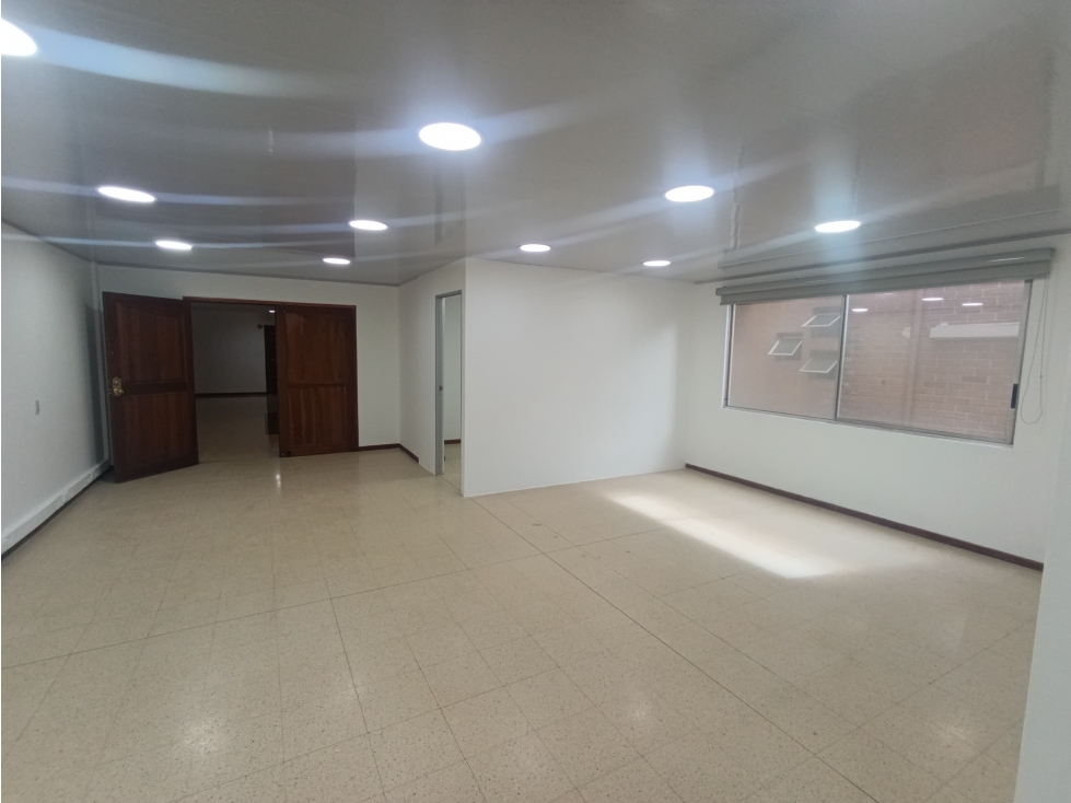 Oficina en Venta en Guayabal, cerca a la Estación del Metro Aguacatala