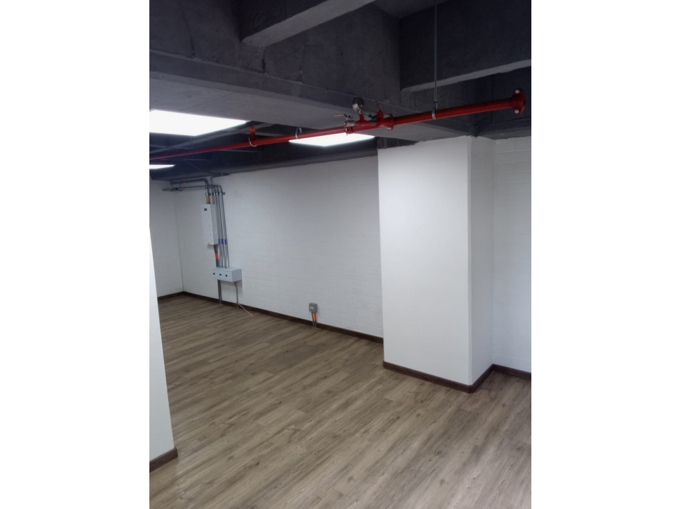VENDO OFICINA EN EL BARRIO PORVENIR DE RIONEGRO DE 35.86 m², PISO 2 - 3