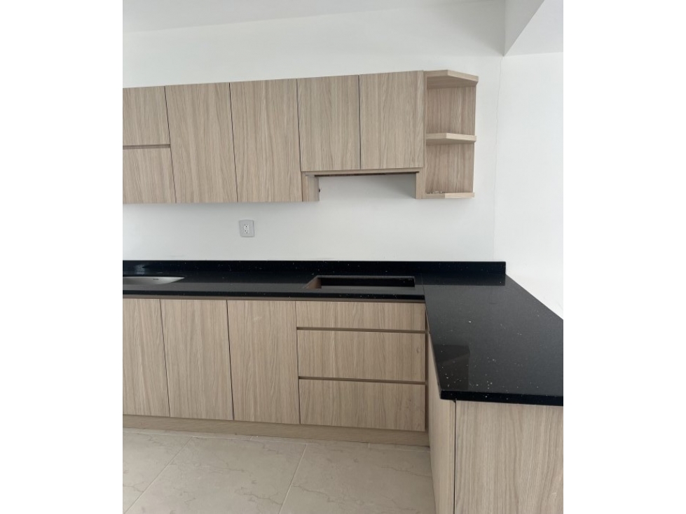 VENDO CASA EN CAMPOVALDES MEDELLÍN DE 70 m² EN TERCER PISO EN ESCALAS — foto 2