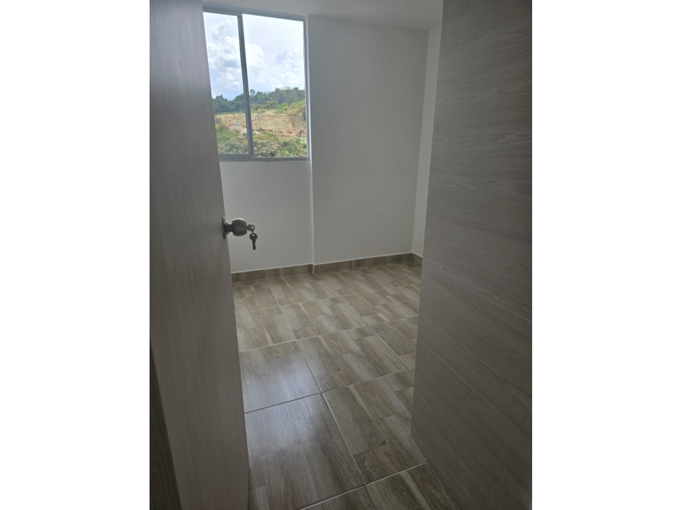 VENDO APARTAMENTO SECTOR EL TRAPICHE EN BELLO DE 55 m² PISO 8 — foto 4