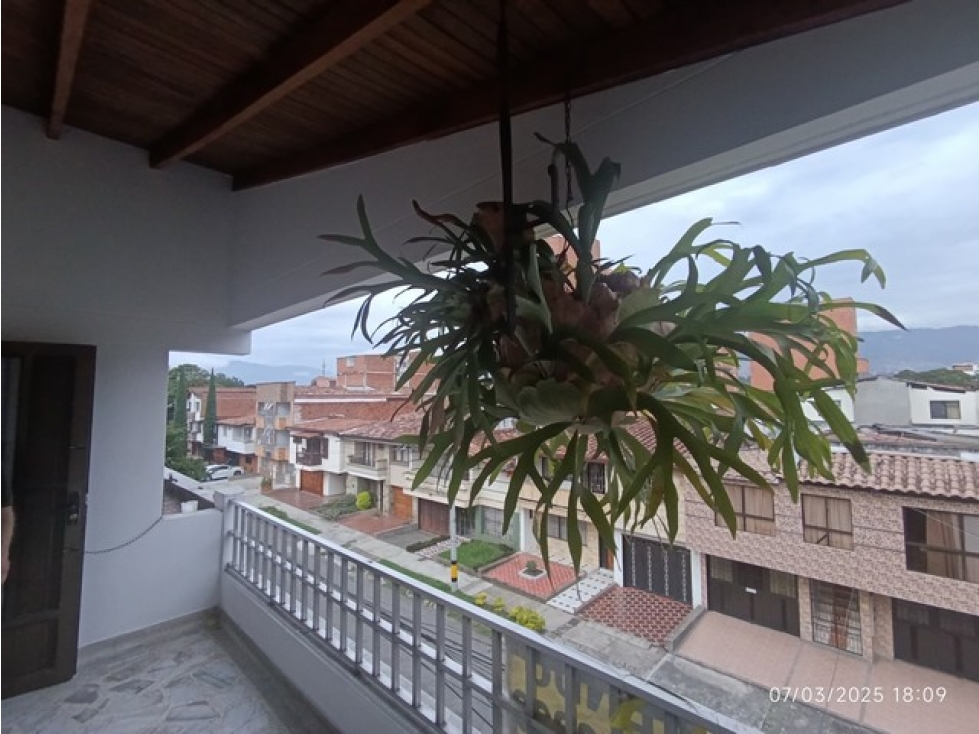 VENDO CASA EN BELÉN ROSALES MEDELLÍN DE 168 m² EN PISO 3 Y ÚLTIMO