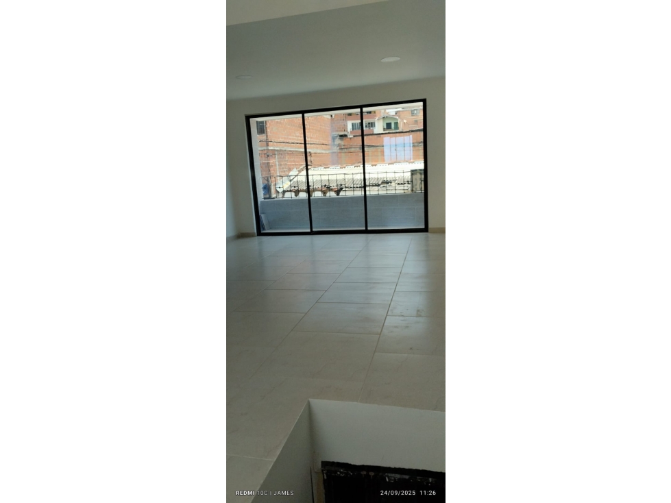 VENDO CASA EN CAMPOVALDES MEDELLÍN DE 70 m² EN TERCER PISO EN ESCALAS