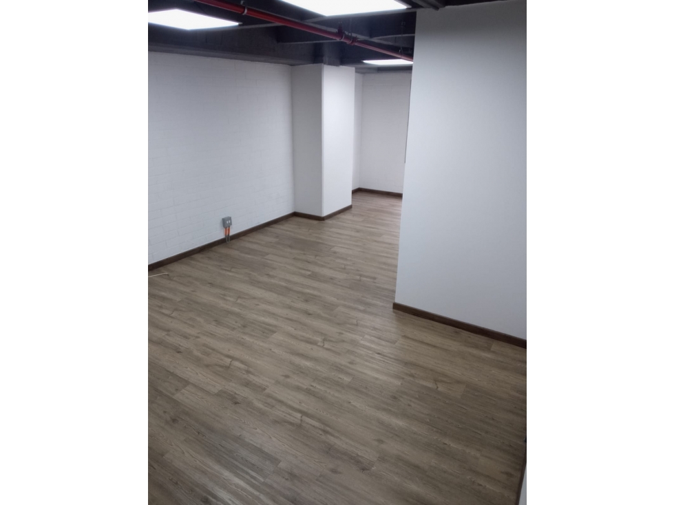 VENDO OFICINA EN EL BARRIO PORVENIR DE RIONEGRO DE 35.86 m², PISO 2 - 5