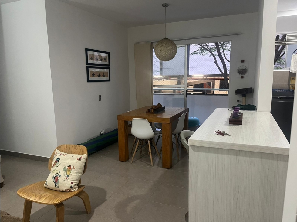 VENDO APARTAMENTO EN CIUDAD DEL RÍO EN EL POBLADO DE 74 m², PISO 2