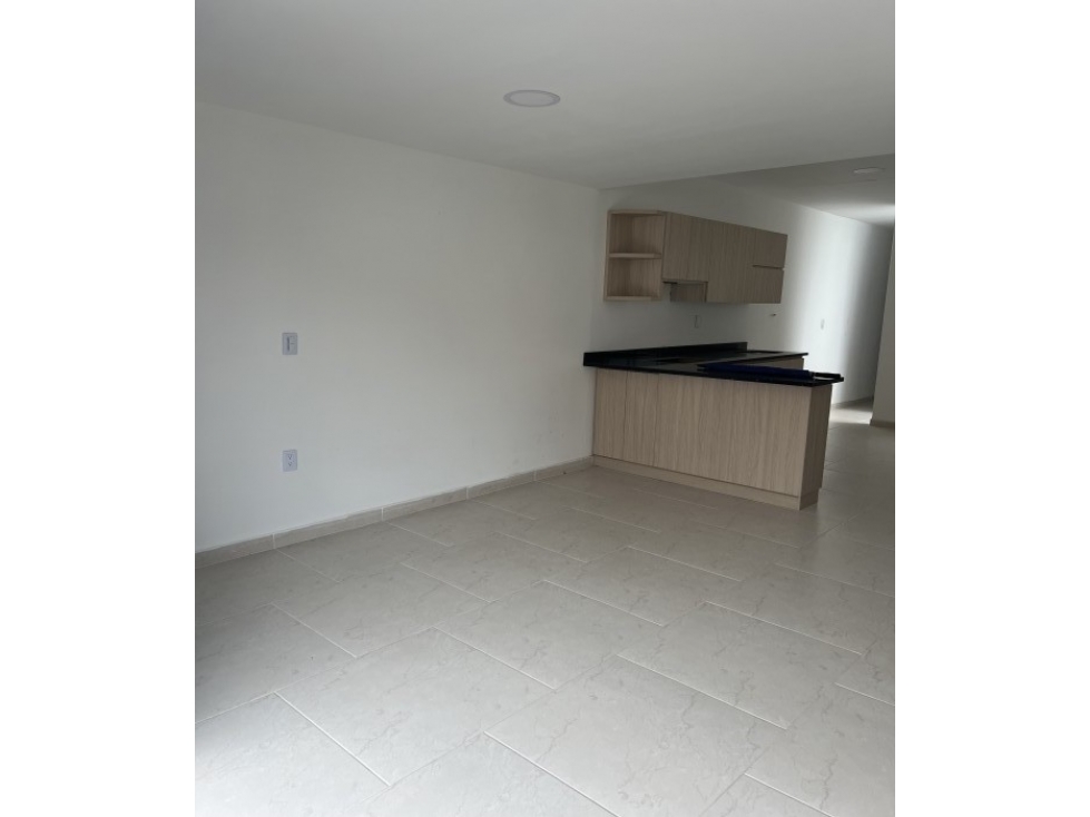 VENDO CASA EN CAMPOVALDES MEDELLÍN DE 70 m² EN TERCER PISO EN ESCALAS — foto 3