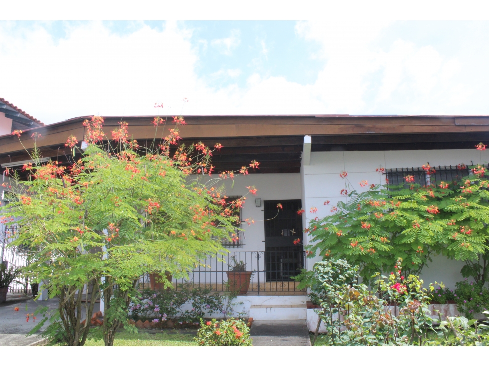 Casa en venta en Parque Lefevre RM1 - 1