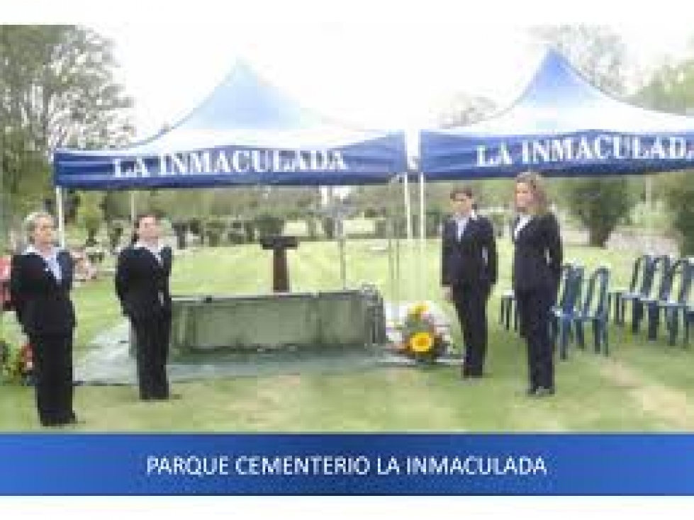 $13`999 M/POR VIAJE AL EXTERIOR VENDO LOTE DOBLE CEMENTERIO NORTE BTA. - 4