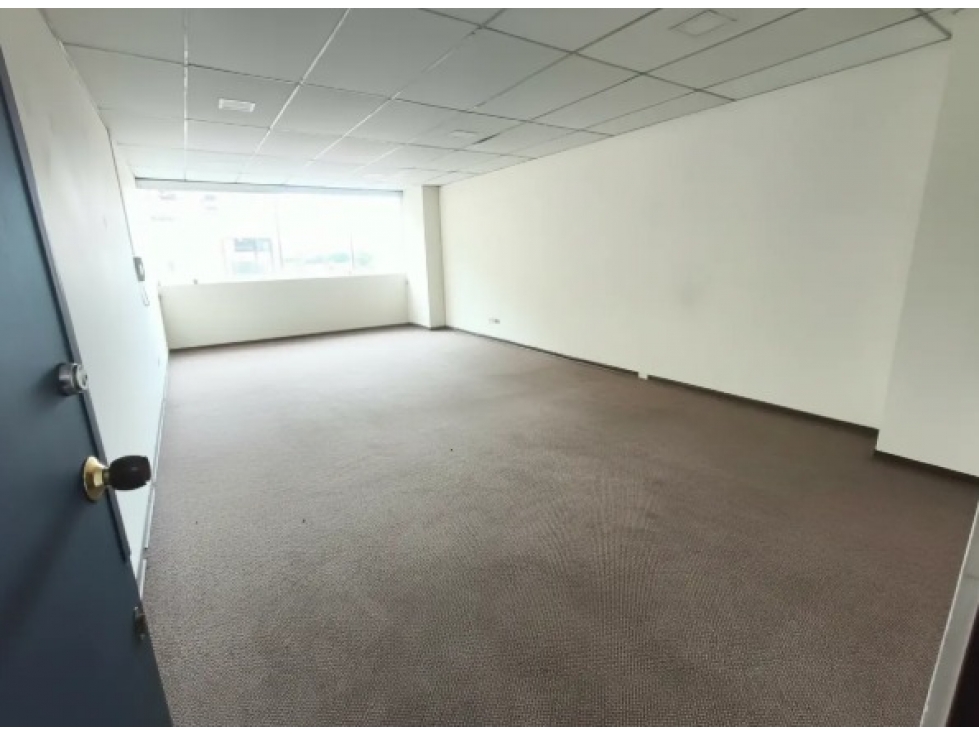 VENDO OFICINA SOBRE LA CARRERA SÉPTIMA CENTRO DE BOGOTÁ! — foto 2
