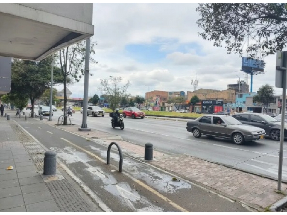 ARRIENDO LOCAL / SHOWROOM SOBRE AVENIDA CRA 30 BARRIOS UNIDOS! — foto 4
