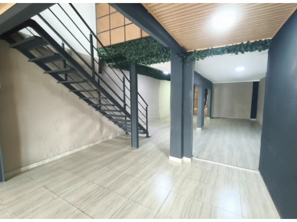 ARRIENDO LOCAL / SHOWROOM SOBRE AVENIDA CRA 30 BARRIOS UNIDOS!