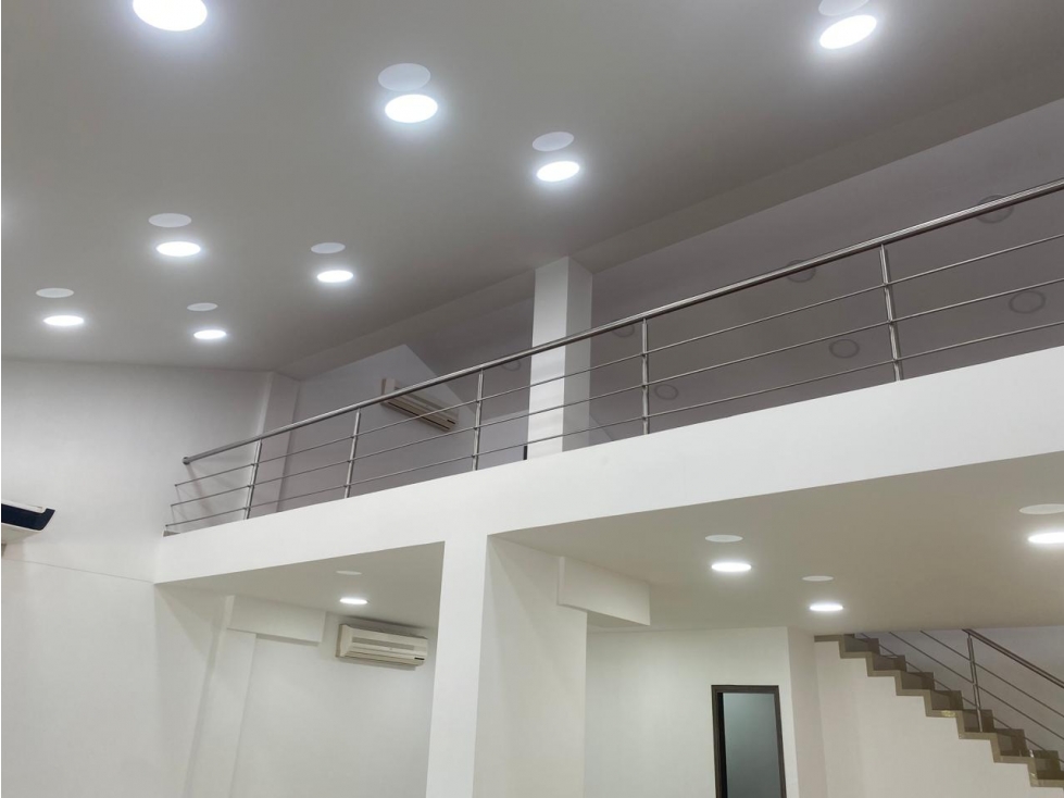 VENTA -ALQUILER LOCAL EN CENTRO COMERCIAL CAPRI, SUR DE CALI
