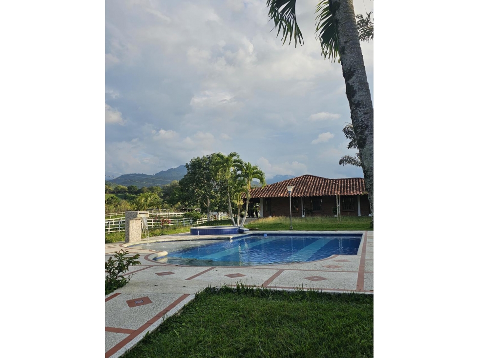 VENTA FINCA EN IBERIA LA BAJA