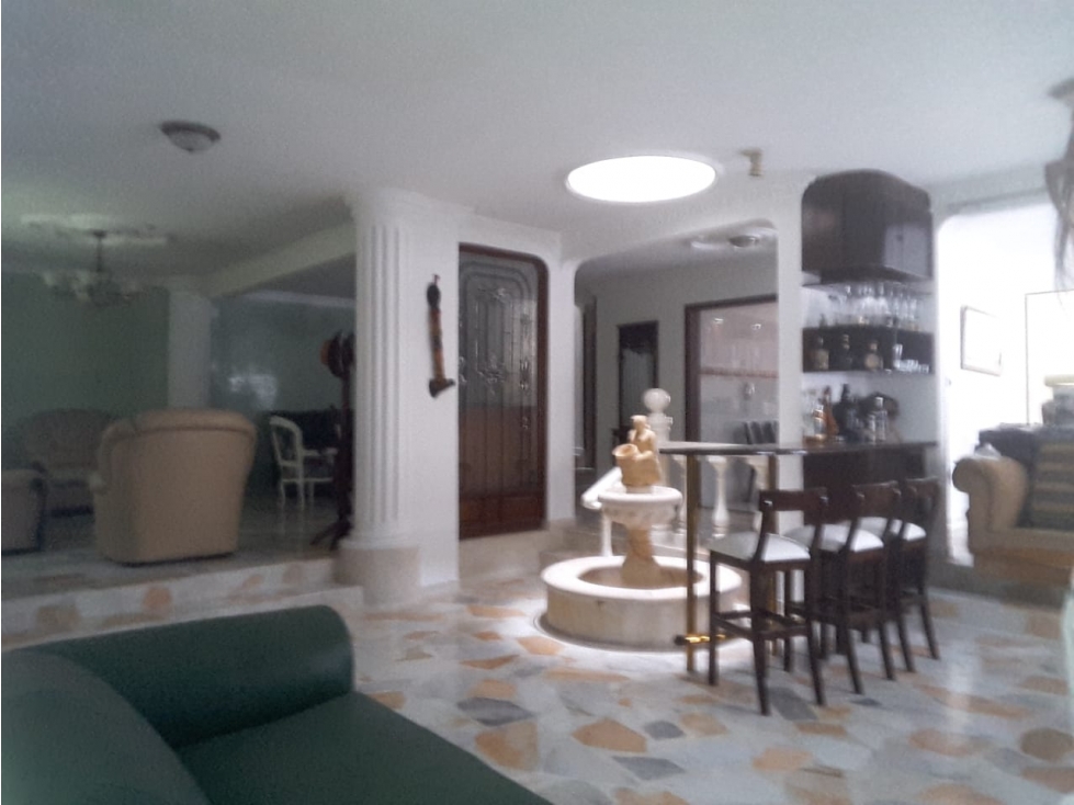 VENTA DE CASA TRES NIVELES EN LA HACIENDA - 2