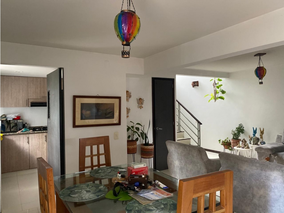 VENTA DE CASA DE TRES PISOS EN CONDOMINIO EN CIUDAD JARDIN — foto 2