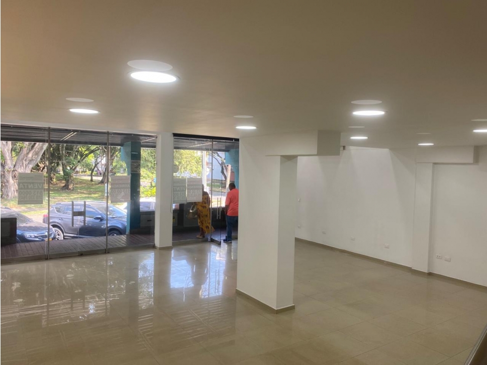 VENTA -ALQUILER LOCAL EN CENTRO COMERCIAL CAPRI, SUR DE CALI — foto 2