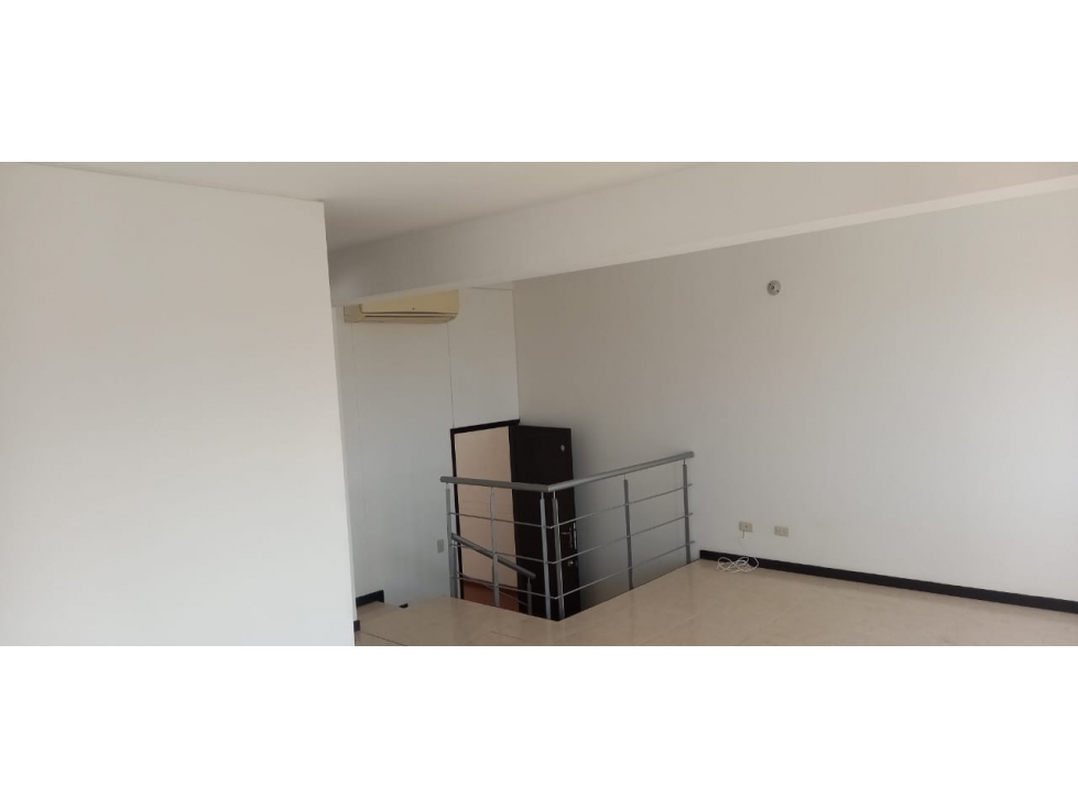 VENTA DE APARTAMENTO DUPLEX 4 PISO EN VALLE DEL LILI — foto 4