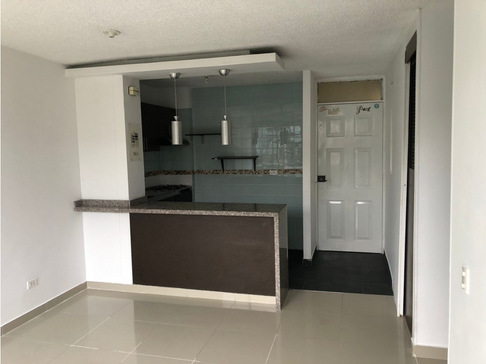 VENTA DE APARTAMENTO TERCER PISO SIN ASCENSOR EN VALLE DEL LILI