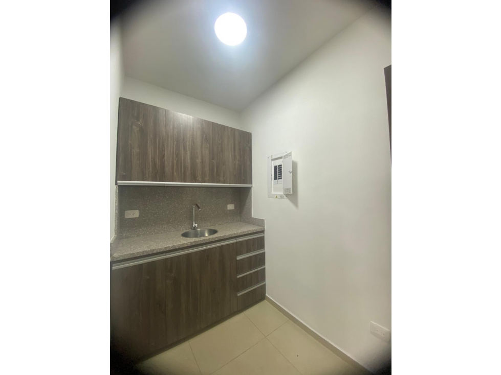 VENTA -ALQUILER LOCAL EN CENTRO COMERCIAL CAPRI, SUR DE CALI — foto 3