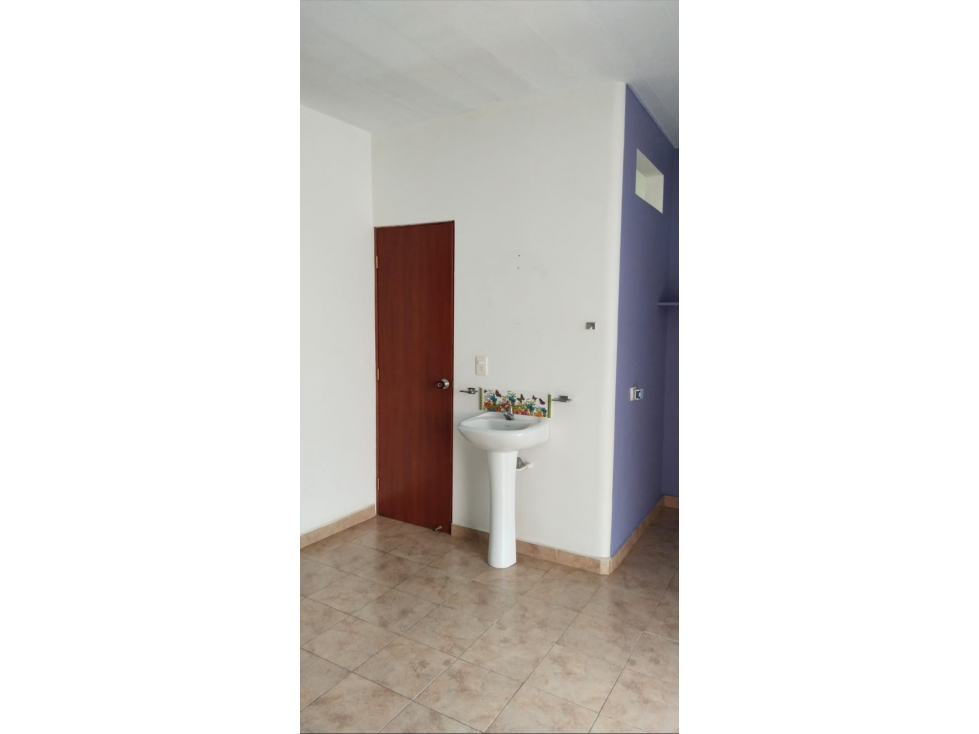 VENTA DE CASA EXTERNA DE UN PISO EN EL BARRIO EL BOSQUE NORTE DE CALI — foto 3