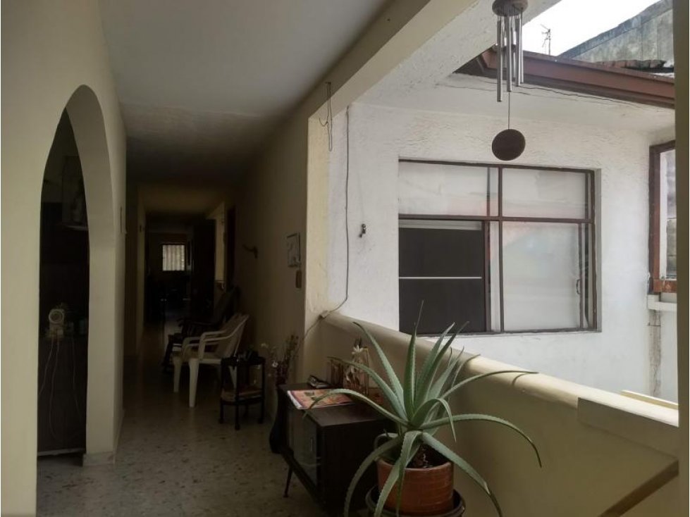 VENTA DE CASA COMERCIAL EXTERNA ESQUINERA EN CÁMBULOS - 2
