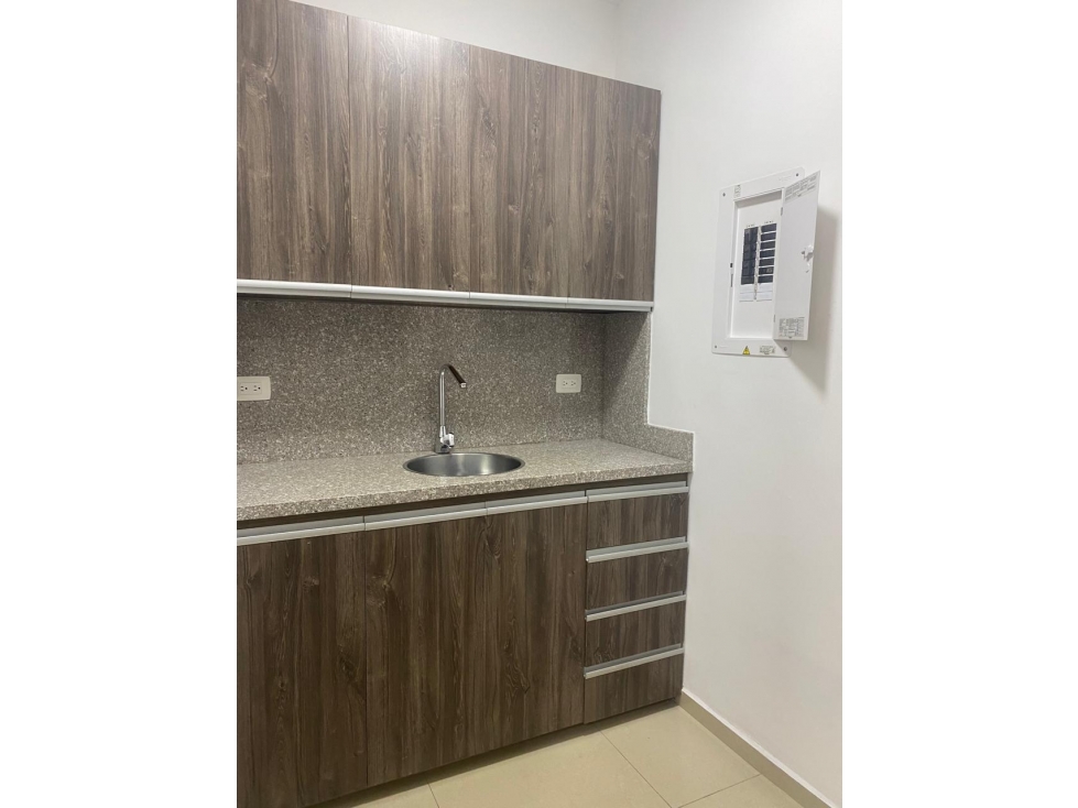 VENTA -ALQUILER LOCAL EN CENTRO COMERCIAL CAPRI, SUR DE CALI — foto 4