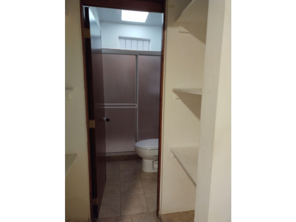 VENTA DE CASA EXTERNA DE UN PISO EN EL BARRIO EL BOSQUE NORTE DE CALI — foto 4