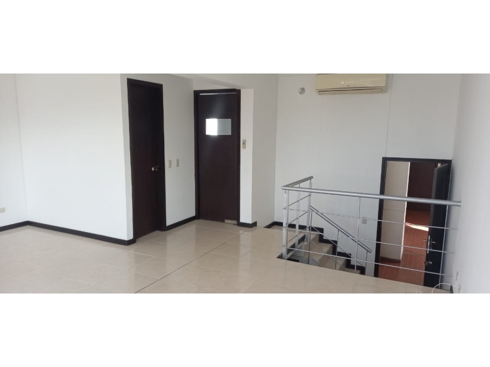 VENTA DE APARTAMENTO DUPLEX 4 PISO EN VALLE DEL LILI — foto 3