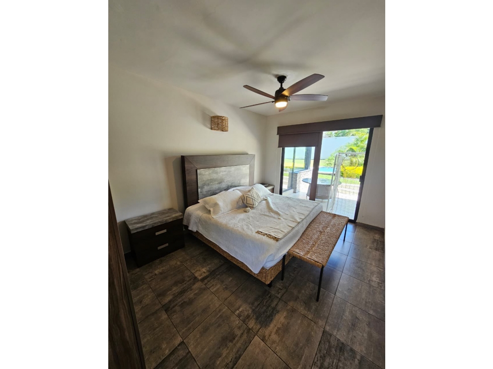 CASA EN VENTA CON GRAN JARDIN - 2