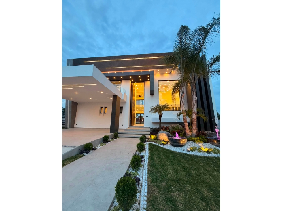 RESIDENCIA DE LUJO CON GRAN JARDIN