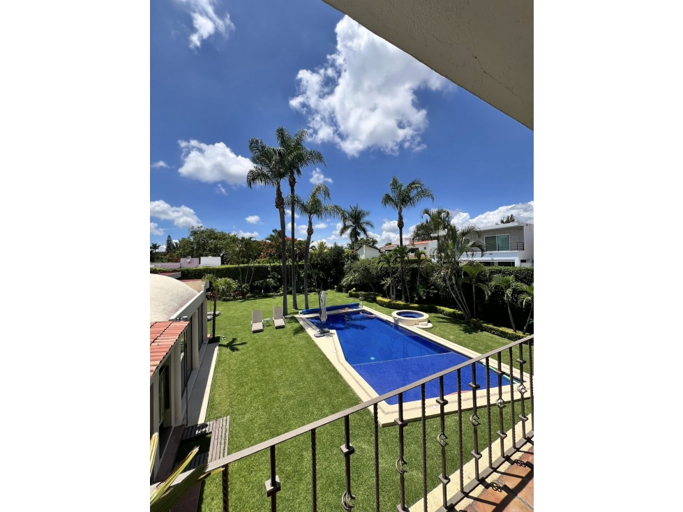 PROPIEDAD CON GRAN JARDIN - 1