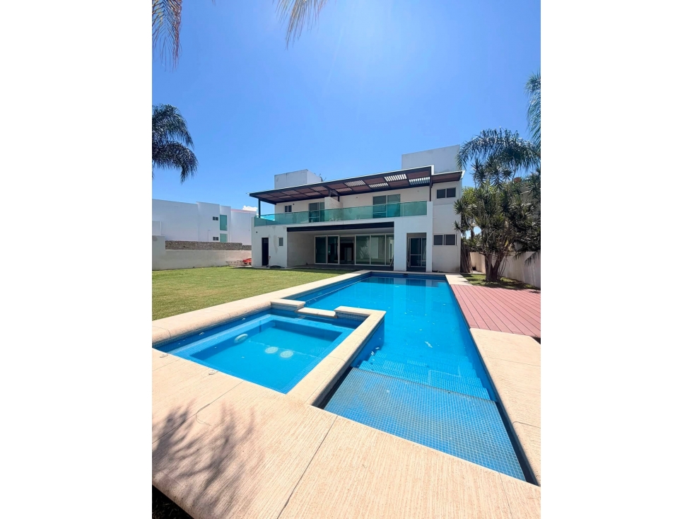 RESIDENCIA EN RENTA ANUAL SIN MUEBLES - 1