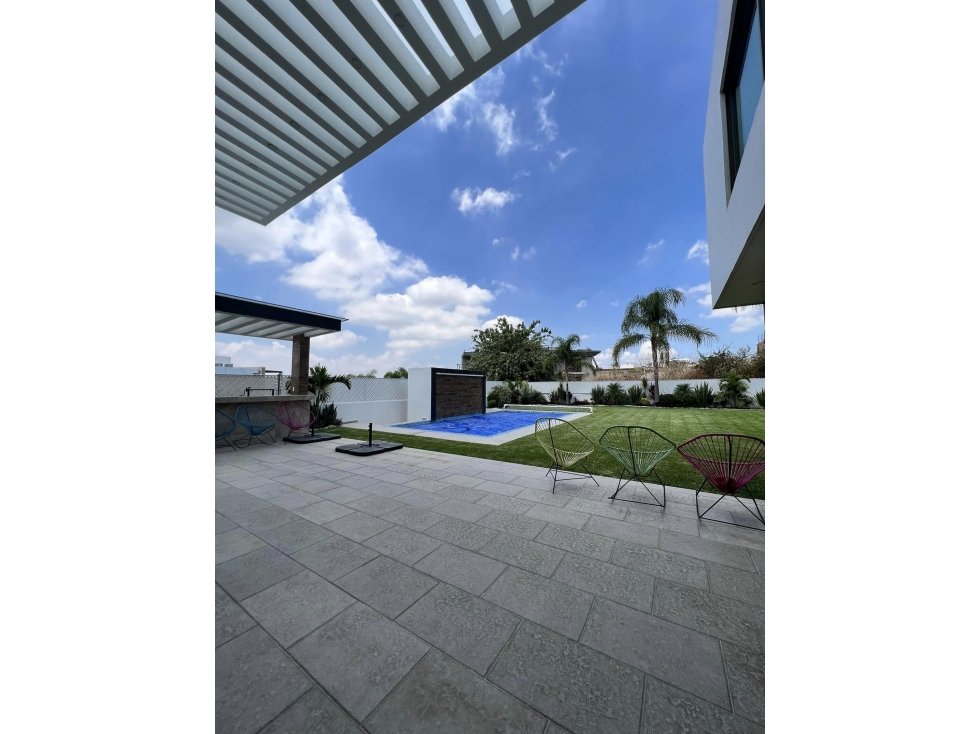MAGNIFICA PROPIEDAD EN VENTA CON ALBERCA — foto 2