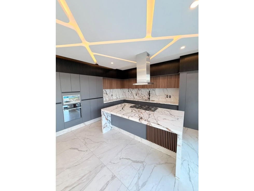 RESIDENCIA EN LOMAS DE COCOYOC — foto 3