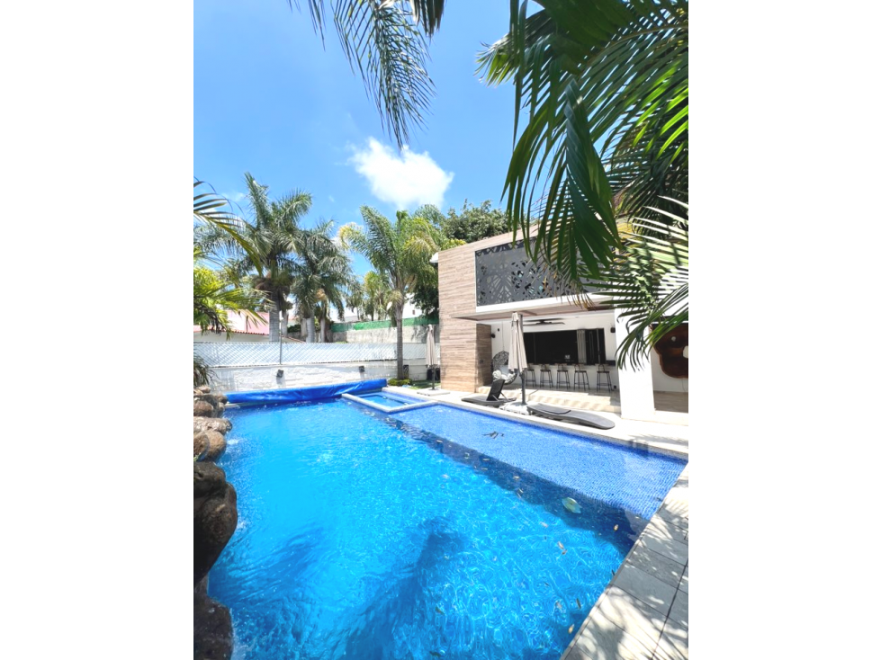 RESIDENCIA CON ACABADOS DE ALTA GAMA