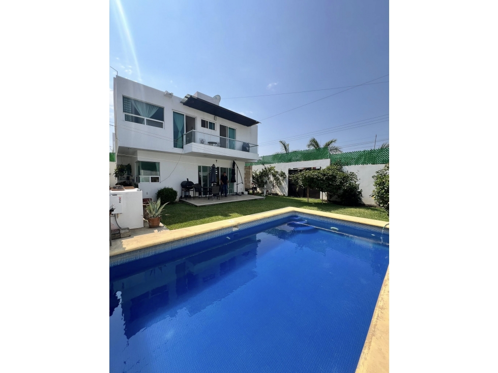 CASA EN VENTA CON ALBERCA - 1