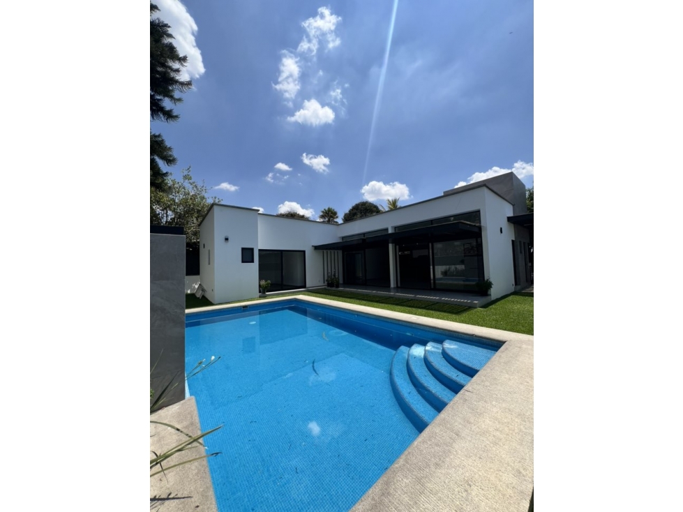 CASA EN UN NIVEL LISTA PARA ESTRENAR