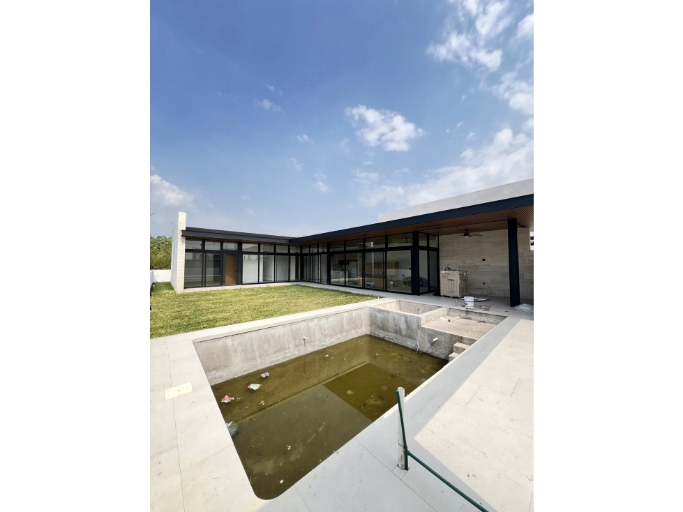 RESIDENCIA MINIMALISTA EN UN NIVEL